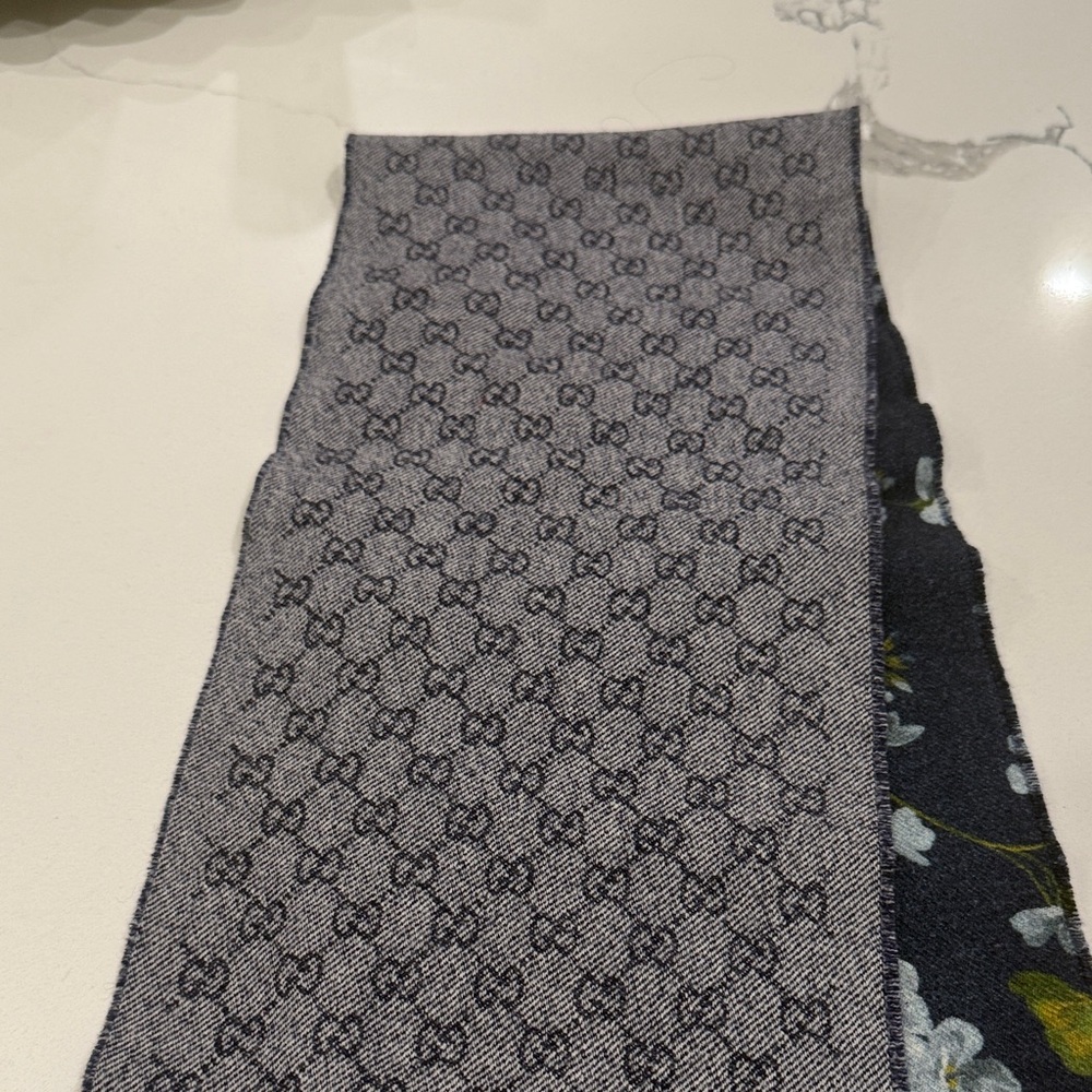 Gucci Blue Floral Scarf with Gray Monogram - Picture 3 of 4